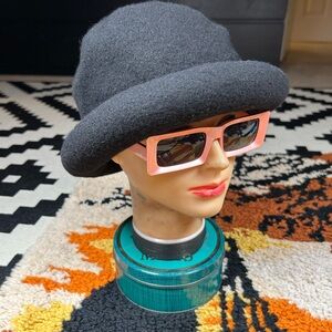 Rad, VINTAGE, BETMAR wool hat!!